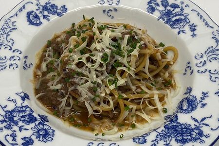 Спагетти с томленой говядиной