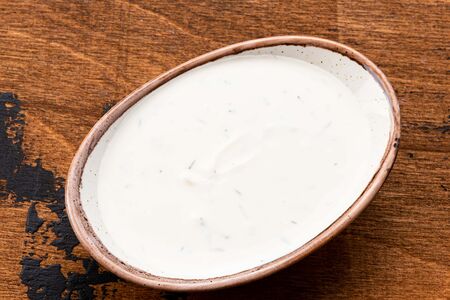 Сметанный соус с чесноком