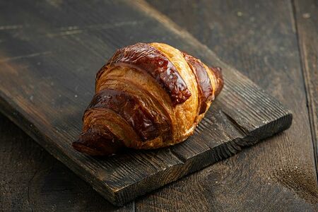 Круассан с шоколадно-ореховой начинкой