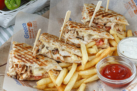 Гироскепасто с курицей и беконом