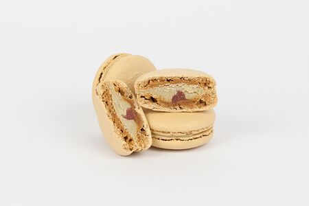 Макарон клубника-фисташка