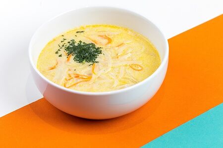 Сливочный куриный супчик с лапшой
