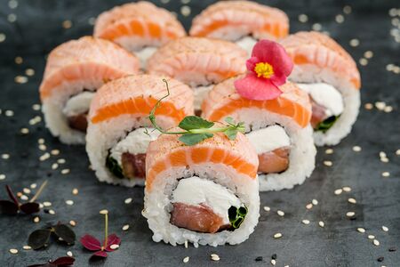 Опаленная Филадельфия с копченым лососем