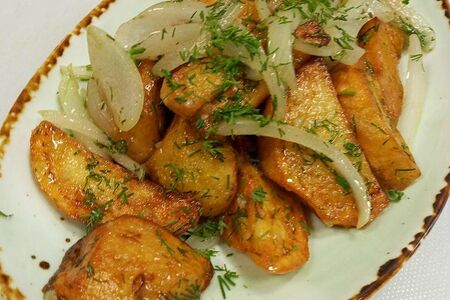 Картофель жареный по-домашнему с луком