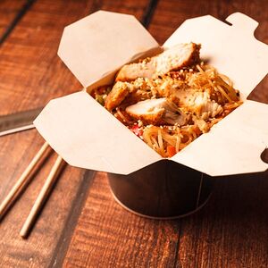 Фунчоза с курицей в сливочном соусе 