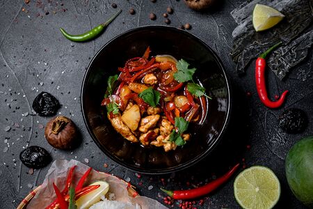 Курица в кисло-сладком соусе