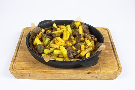 Картофель жареный с луком и грибами