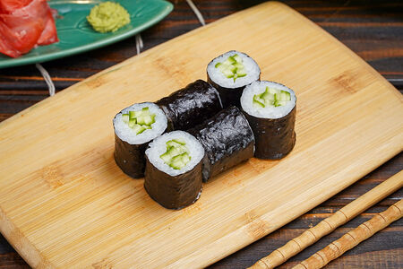 Мини-ролл с огурцом