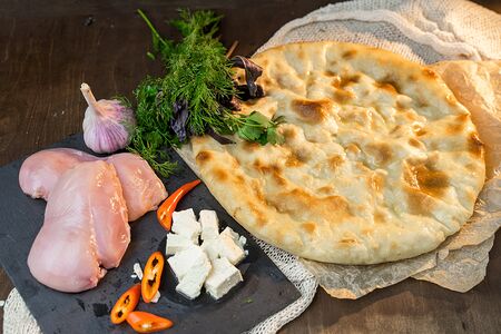 Пирог с курицей и сыром