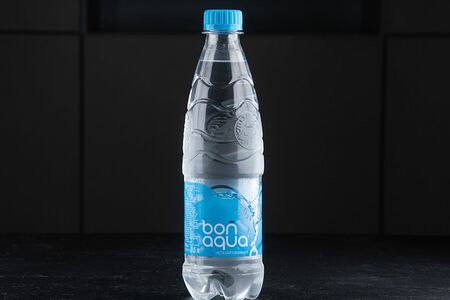 Бонаква вода без газа