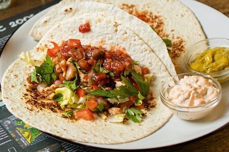 Такос с тунцом