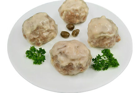 Калининградские клопсы в сливочном соусе