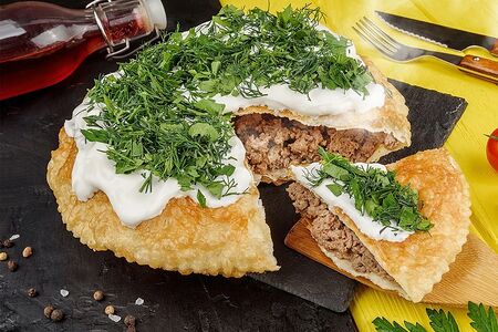 Пирог со свининой и говядиной