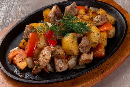 Альпийская сковородка со свининой