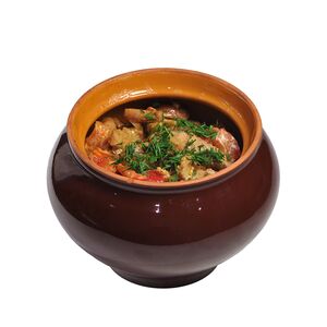 Жаркое из свинины в горшочке