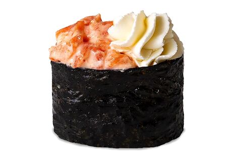 Гункан с лососем и сыром