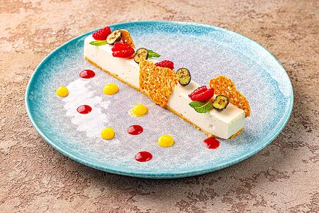 Чизкейк со свежими ягодами