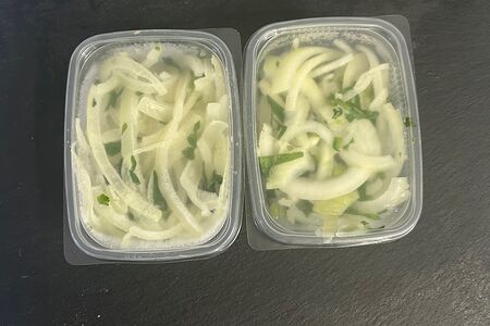 Лук маринованный