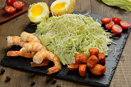 Салат Цезарь с курицей