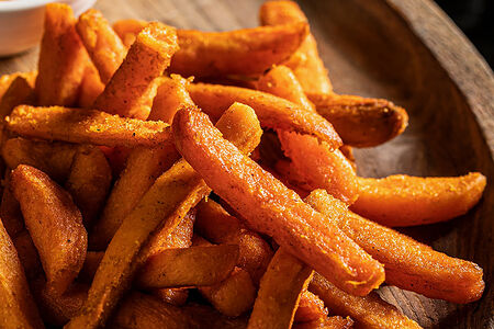 Батат фри с соусом сырный кимчи