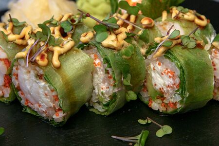 Райский ролл с лососем