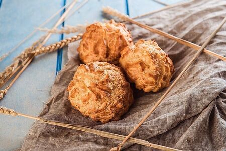 Профитроли со сливками