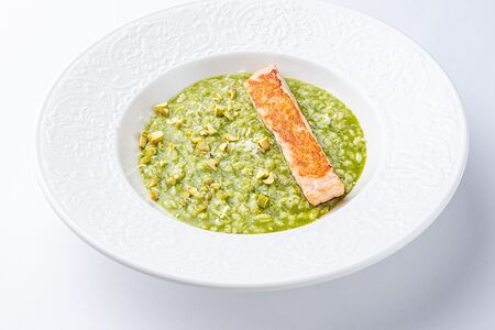 Ризотто с форелью и песто