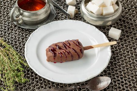 Пирожное на палочке Лакомка