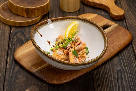 Тигровая креветка в классическом соусе