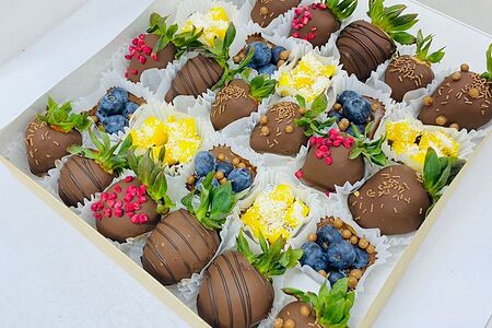 Набор ягодный в молочном шоколаде