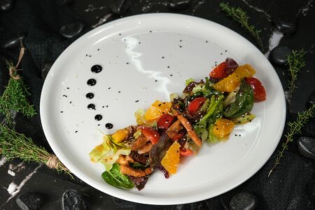 Тёплый салат с индейкой