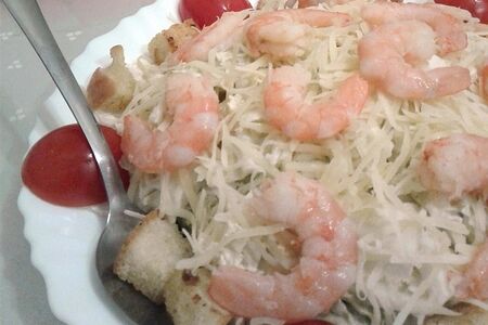 Салат Цезарь с креветками