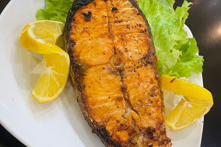 Стейк сёмги на углях