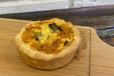 Киш с семгой