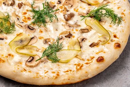 Пицца с грибами