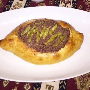 Хачапури ajaruli с красной фасолью