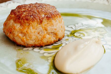 Краб кейк с муссом из цветной капусты