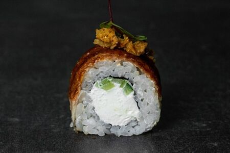 Ролл с угрем и сыром