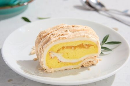 Меренговый рулет