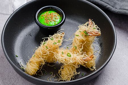 Креветки в тесте катаифи со сгущённым молоком васаби