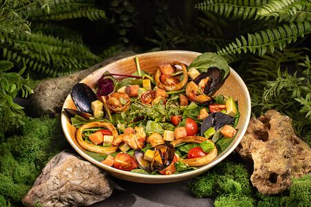 Салат с морепродуктами