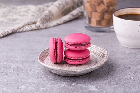 Макаронс Малина