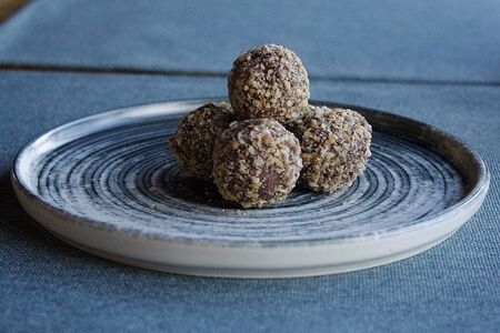 Конфета фундучная