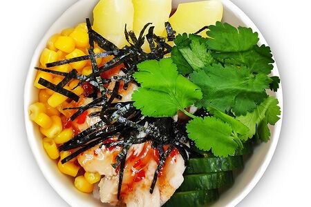 Поке с ананасом и сладкой кукурузой