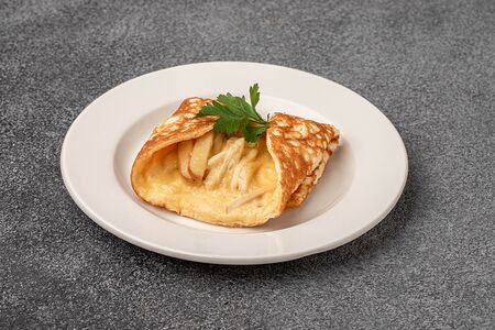 Омлет с куриным филе и сыром