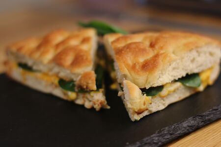 Горячий сэндвич с лососем