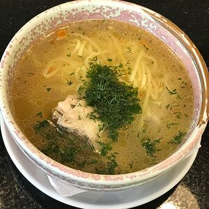 Бульон куриный с лапшой