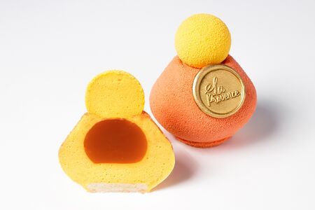 Муссовое пирожное Манго-маракуйя