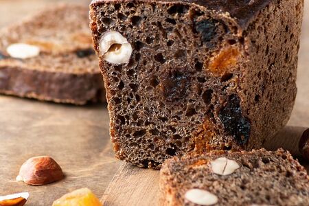 Ржаной заварной хлеб с сухофруктами Аляска