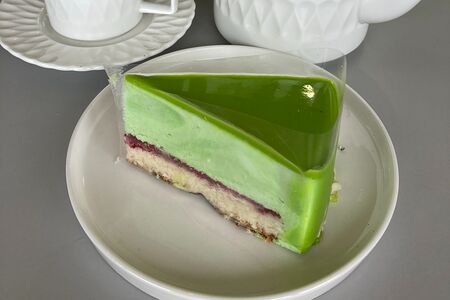 Пирожное Фисташка-малина